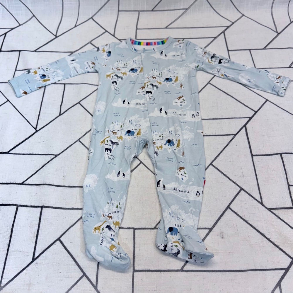 Magnetic Me Footie Sleeper 0-3 Months Blue World Map Animal Print Magnetic Close